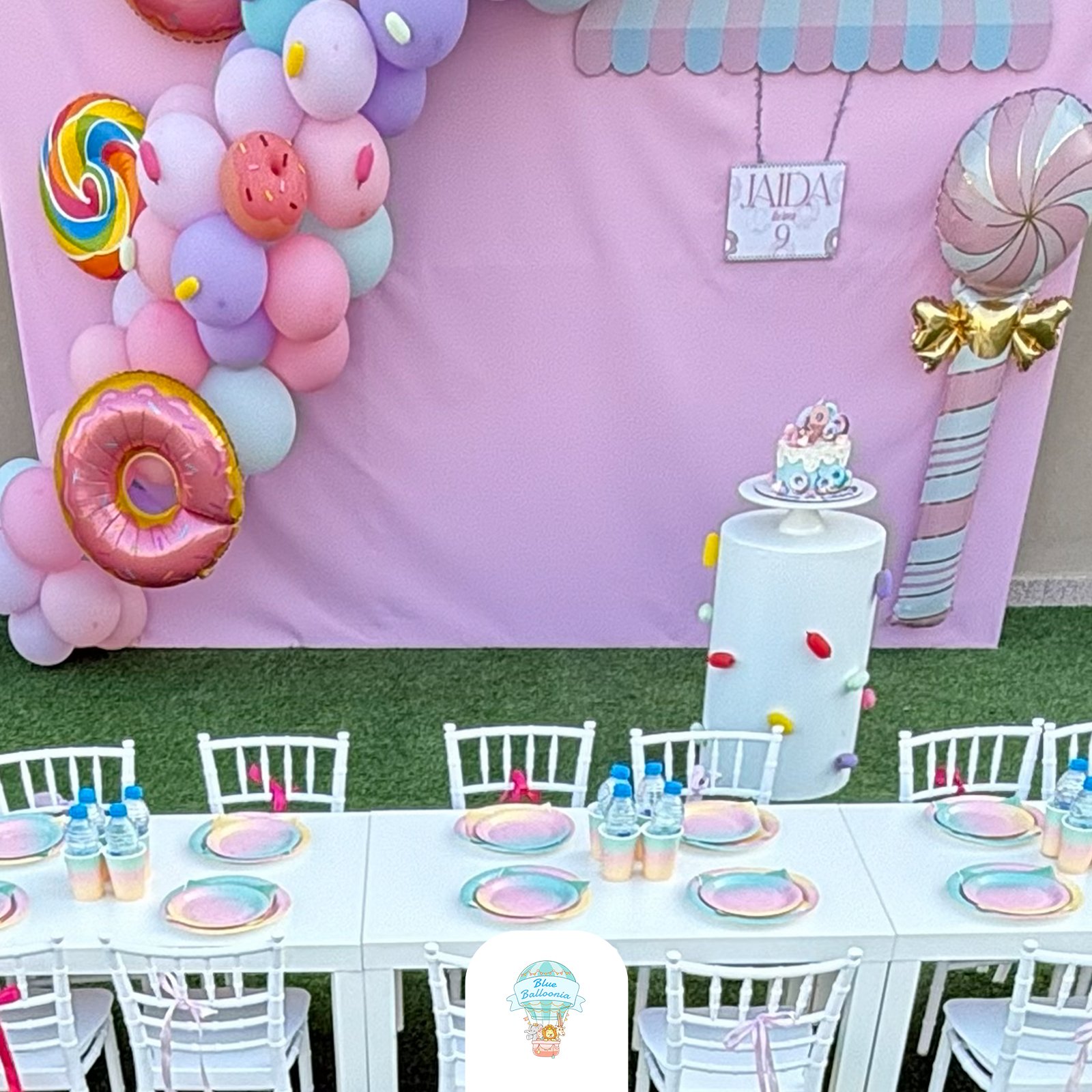 Candy backdrop and party table