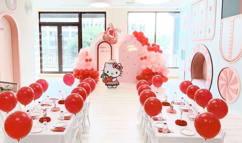 Hello Kitty party setting